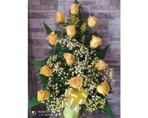 Arreglo de 12 rosas amarillas - Floristería El Tulipán